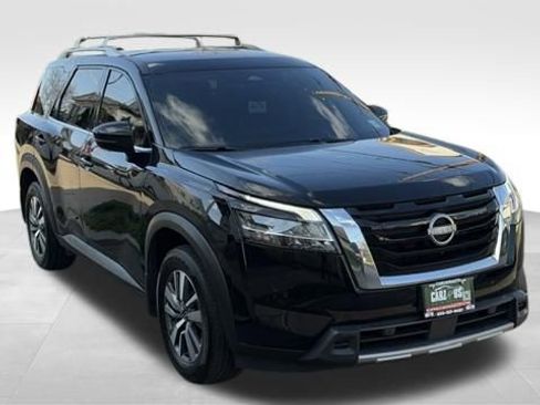 Used 2024 Nissan Pathfinder SL AWD/4WD image 3