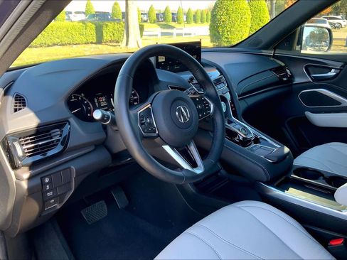 Used 2025 Acura RDX SH-AWD image 16