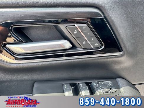 Used 2025 GMC Yukon XL Denali AWD/4WD image 51