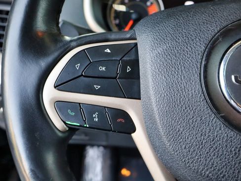 Used 2018 Jeep Cherokee Limited AWD/4WD image 31
