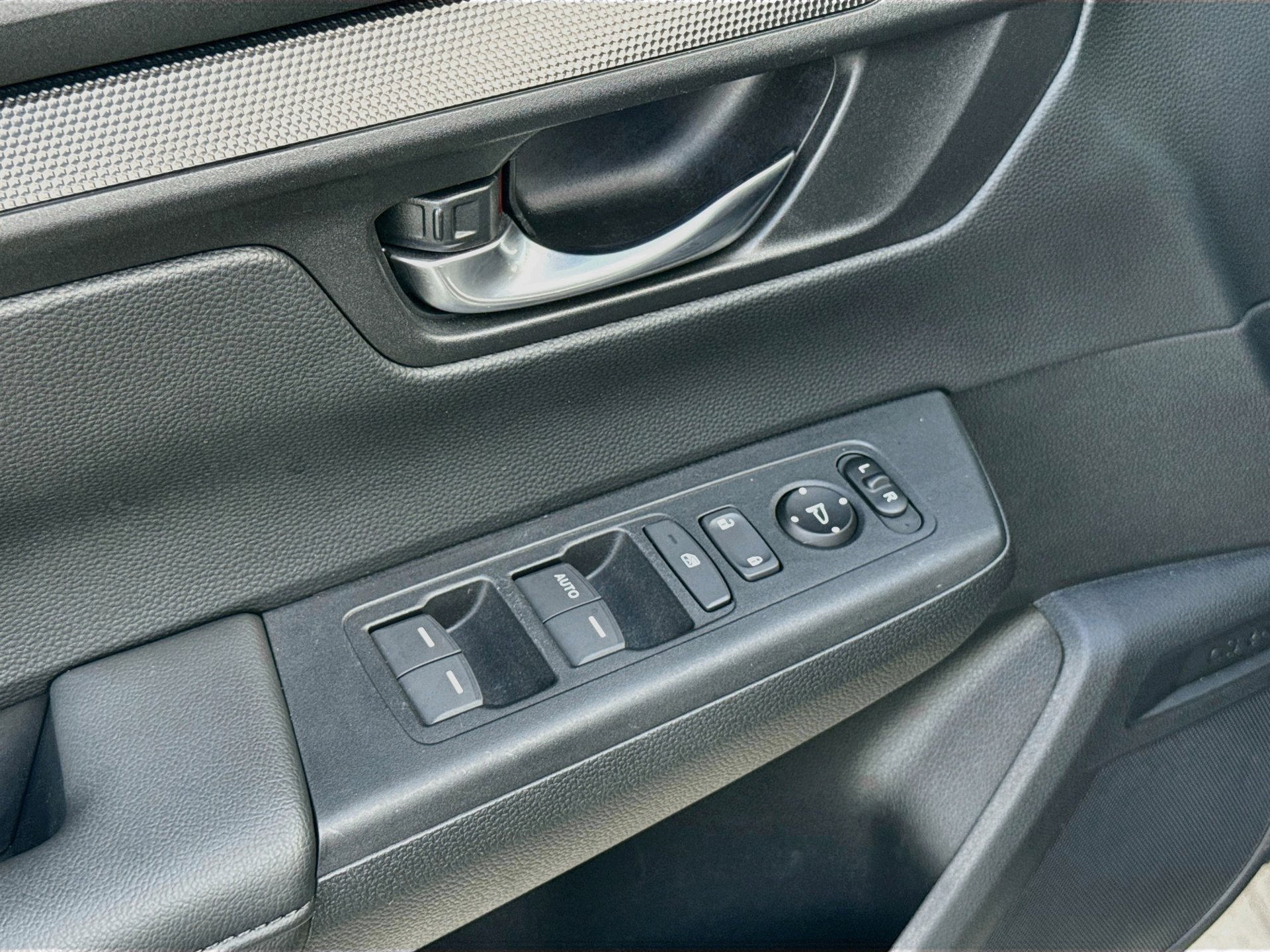 Certified 2025 Honda CR-V LX image 24