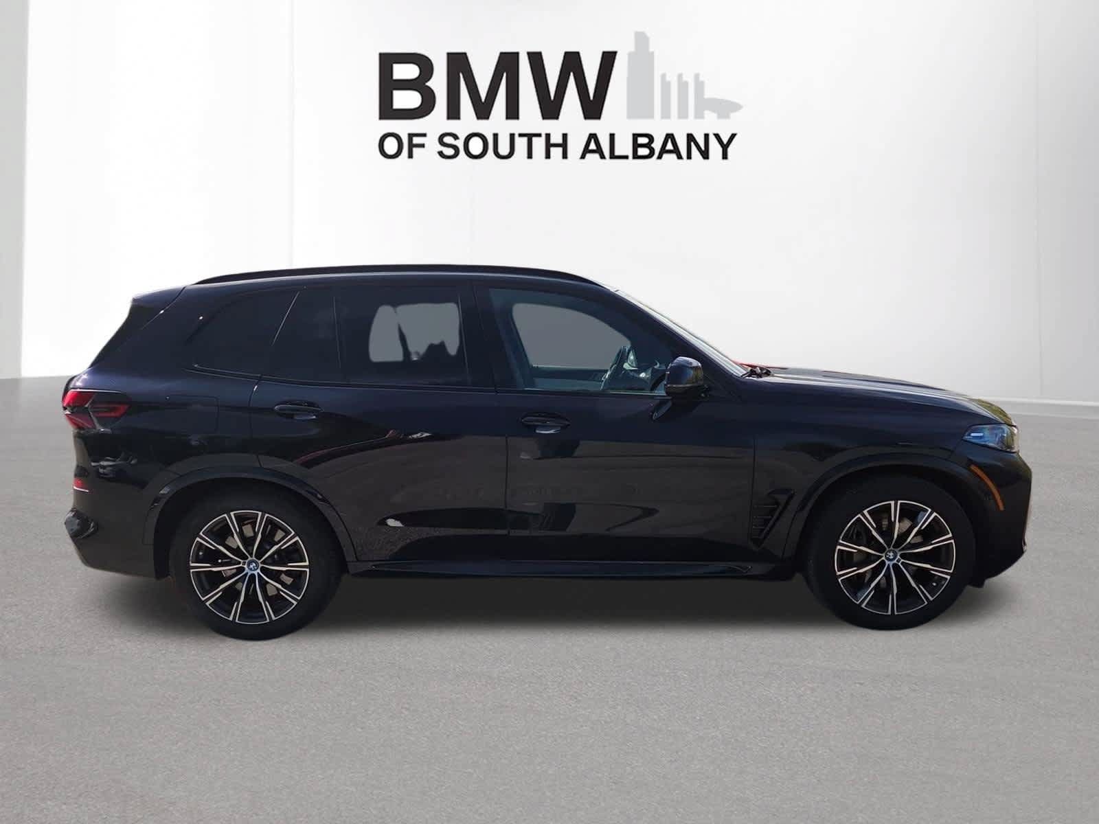 Used 2025 BMW X5 xDrive50e w/ M Sport Package AWD/4WD image 2