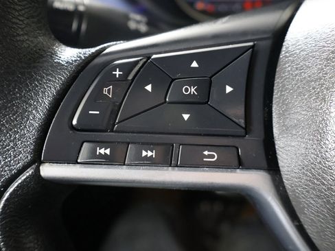 Used 2023 Nissan Versa SV image 33