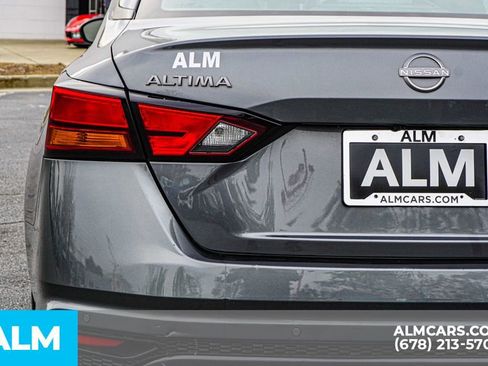 Used 2025 Nissan Altima 2.5 SV image 13