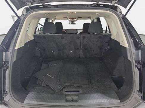 Used 2023 Nissan Rogue SV image 34