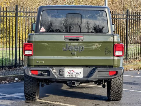 Used 2021 Jeep Gladiator Willys image 5