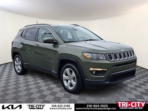 Used 2019 Jeep Compass Latitude w/ Safety & Security Group FWD image 1