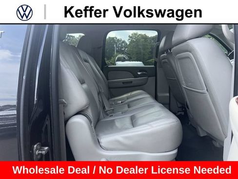 Used 2013 Chevrolet Suburban LT w/ Luxury Package AWD/4WD image 24