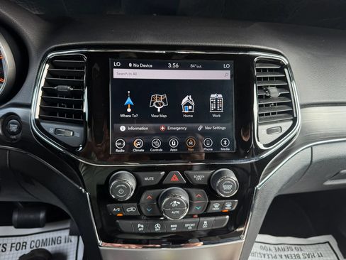 Used 2019 Jeep Grand Cherokee Limited AWD/4WD image 10