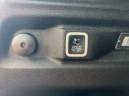 Used 2024 Jeep Grand Cherokee L Altitude AWD/4WD image 25