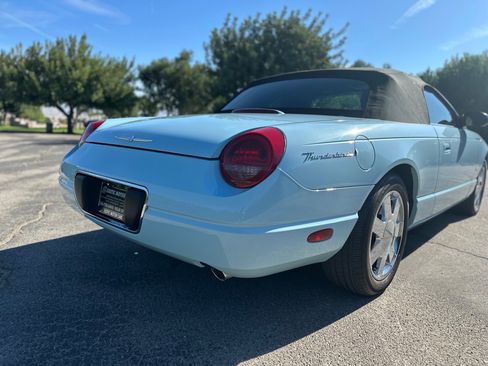 Used 2003 Ford Thunderbird Deluxe image 16