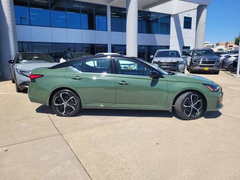 New 2026 Nissan Altima 2.5 SR FWD image 4