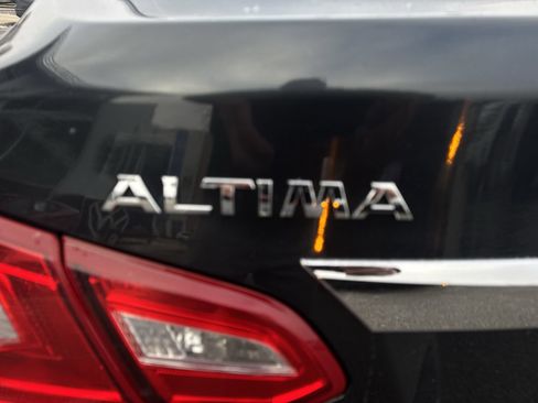 Used 2016 Nissan Altima 2.5 SL w/ 2.5 Technology Package image 32