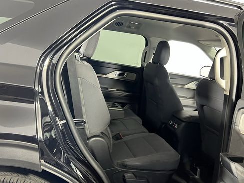 Used 2025 Ford Explorer Active image 32