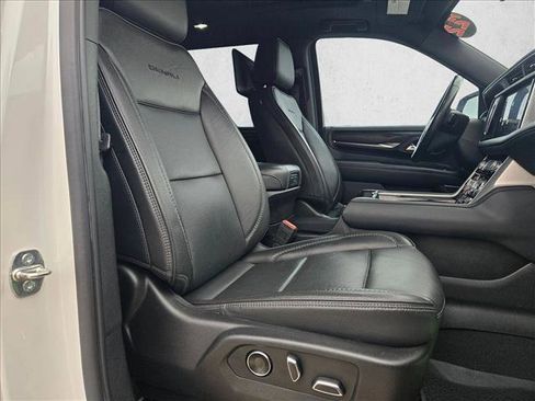Used 2022 GMC Yukon XL Denali w/ Denali Ultimate Package image 22