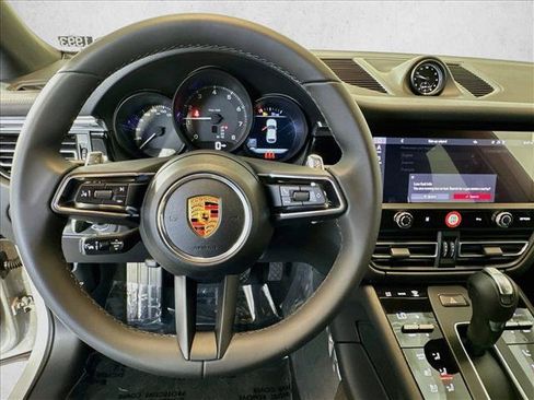 Used 2026 Porsche Macan AWD/4WD image 13