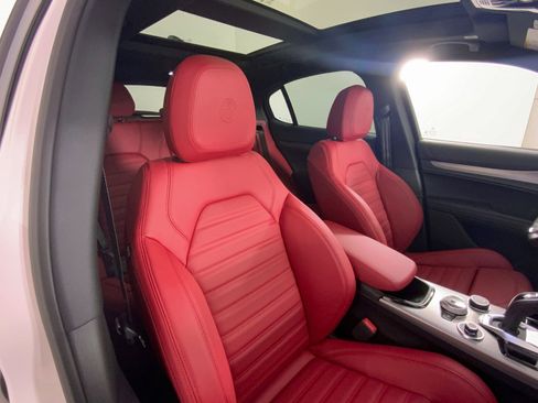 New 2025 Alfa Romeo Stelvio Sprint image 36