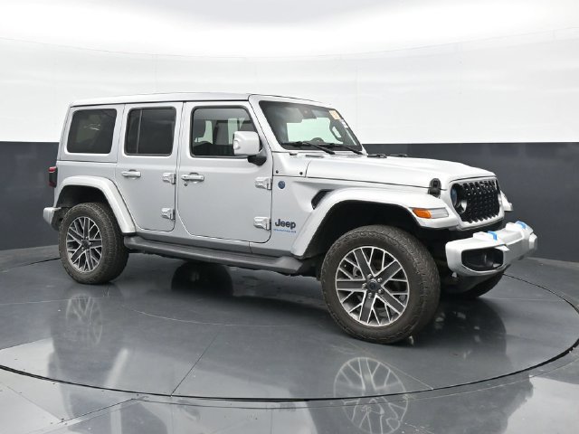 Used 2024 Jeep Wrangler High Altitude AWD/4WD image 3