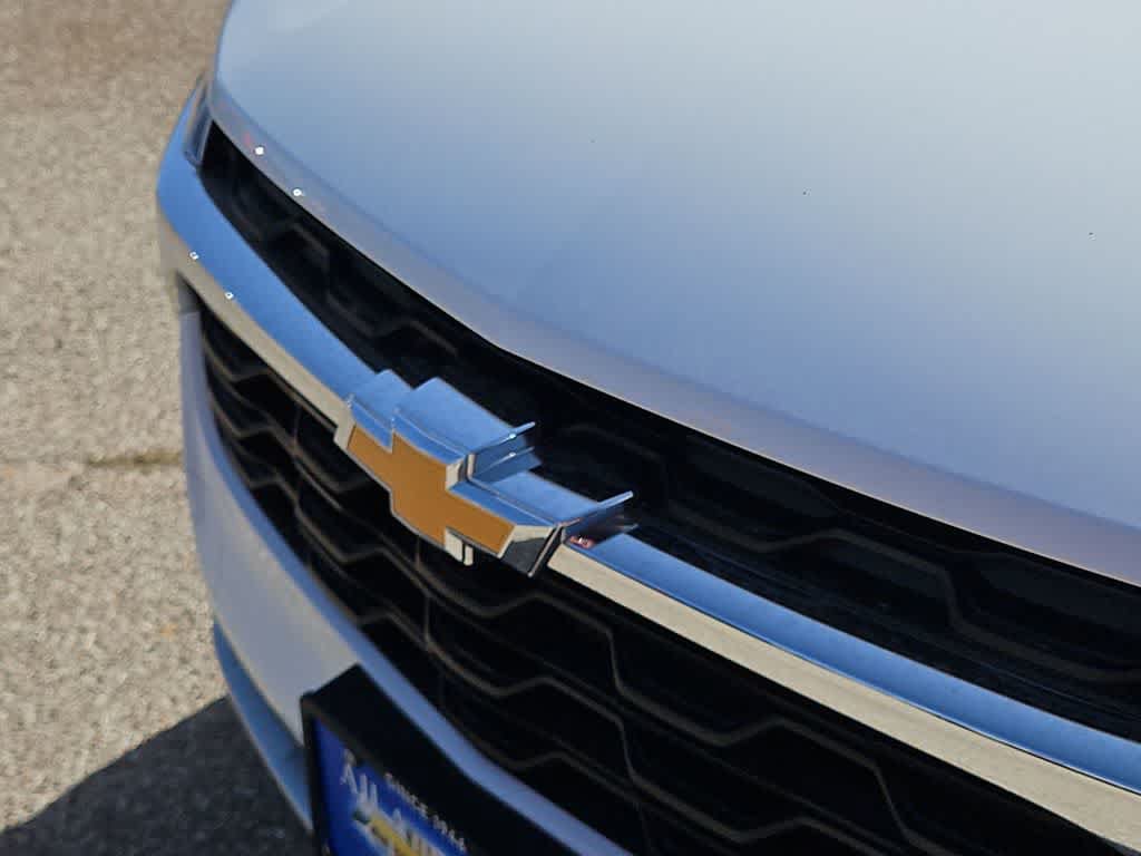 Used 2025 Chevrolet Trax LT FWD image 13