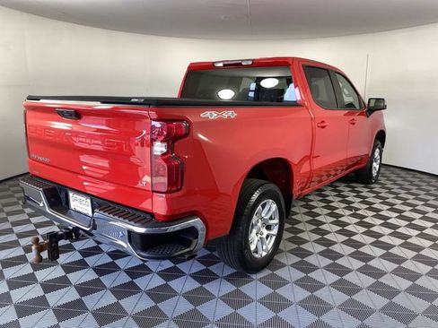 Used 2022 Chevrolet Silverado 1500 LT AWD/4WD image 9