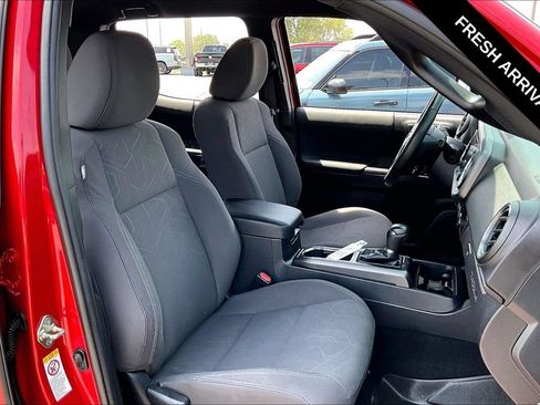 Used 2019 Toyota Tacoma TRD Off-Road AWD/4WD image 27