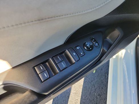 Used 2019 Honda Civic EX image 18
