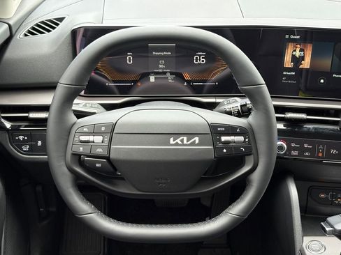 New 2026 Kia Sportage EX image 32