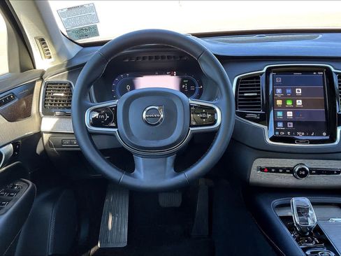 Used 2024 Volvo XC90 T8 Ultimate image 8