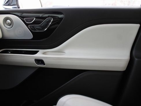 Used 2022 Lincoln Aviator Black Label w/ Dynamic Handling Package image 30