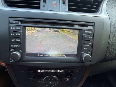 Used 2015 Nissan Sentra SL w/ SL Premium Package FWD image 18