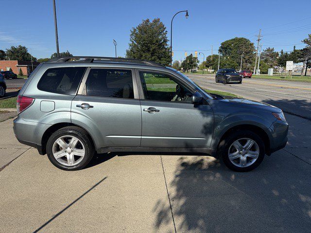 Used 2010 Subaru Forester 2.5X Limited AWD/4WD image 4
