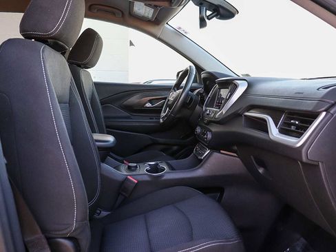 Used 2024 GMC Terrain SLE image 17