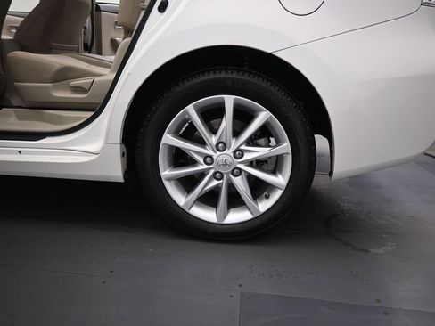 Used 2014 Toyota Prius V Five image 20