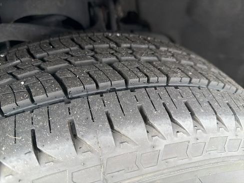 Used 2023 Ford Expedition XLT AWD/4WD image 27