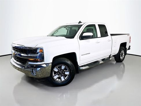 Used 2017 Chevrolet Silverado 1500 LT w/ All Star Edition image 3