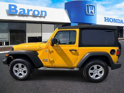 Used 2019 Jeep Wrangler Sport AWD/4WD image 3