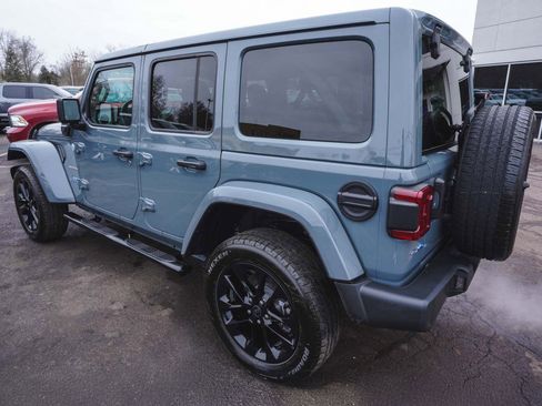 Used 2024 Jeep Wrangler Unlimited Sahara image 7