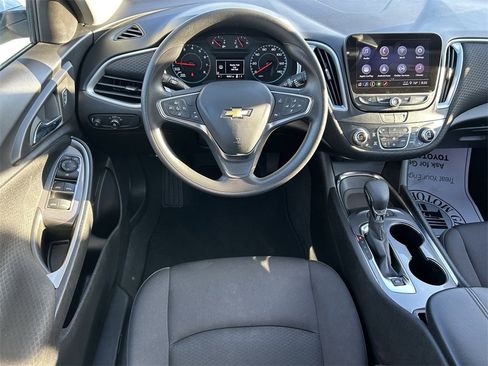 Used 2024 Chevrolet Malibu LT image 13