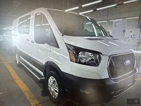 Used 2025 Ford Transit 250 Low Roof w/ Exterior Upgrade Package RWD image 5