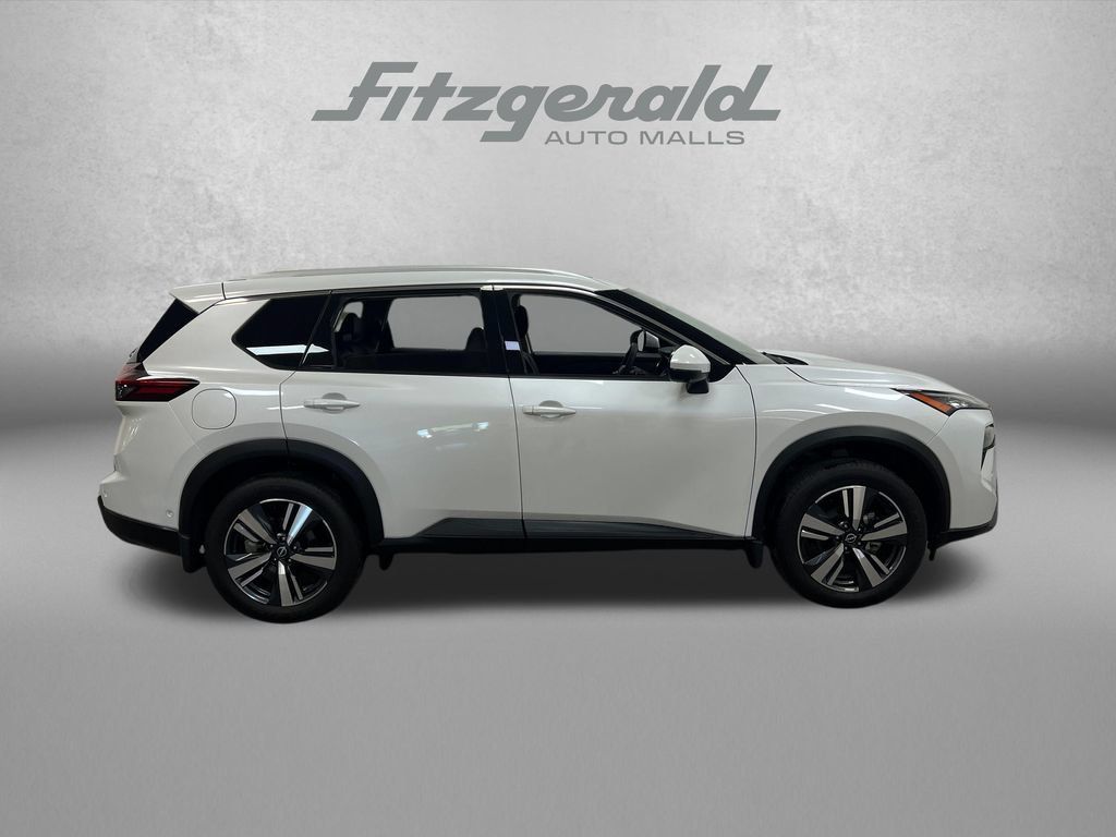 Used 2025 Nissan Rogue SL w/ SL Premium Package FWD image 7