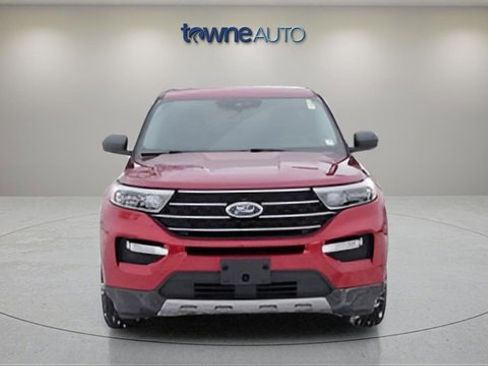 Used 2021 Ford Explorer XLT w/ Equipment Group 202A image 7