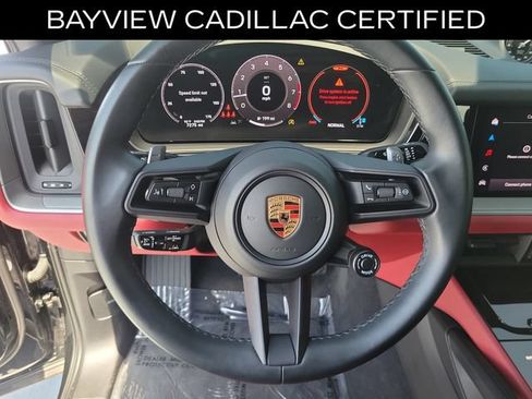 Used 2024 Porsche Cayenne Coupe AWD/4WD image 30