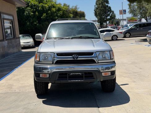 Used 2002 Toyota 4Runner SR5 RWD image 3
