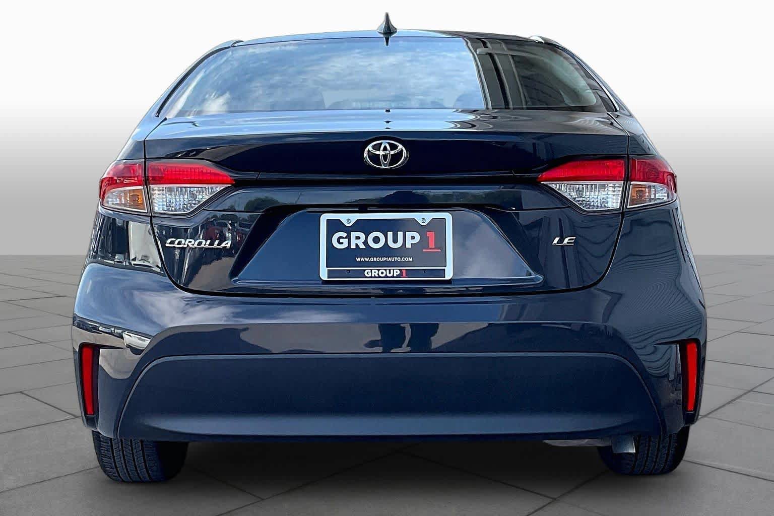 Used 2025 Toyota Corolla LE FWD image 5