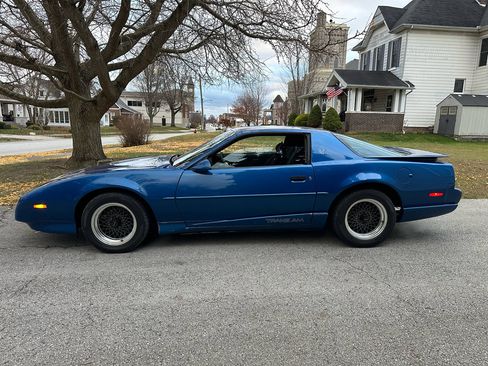 Used 1991 Pontiac Firebird Trans Am RWD image 6