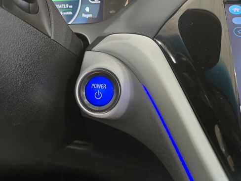 Used 2019 Chevrolet Bolt Premier w/ Infotainment Package FWD image 25