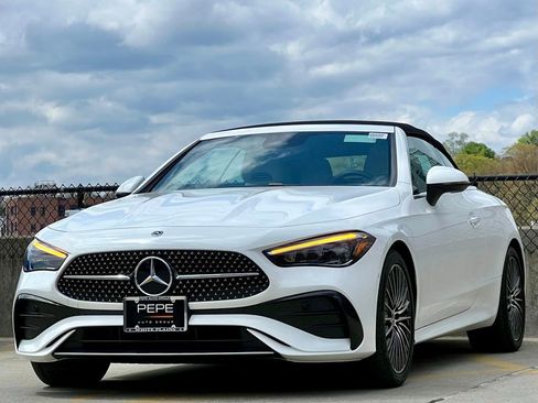 Certified 2026 Mercedes-Benz CLE 300 4MATIC Cabriolet image 4