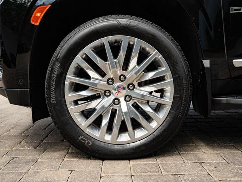 Used 2023 GMC Yukon Denali AWD/4WD image 13
