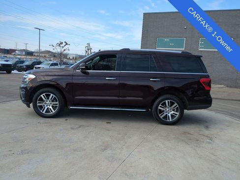 Used 2023 Ford Expedition Limited image 3