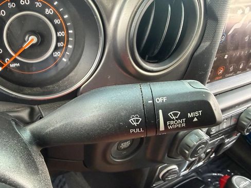 Used 2023 Jeep Gladiator Sport AWD/4WD image 27